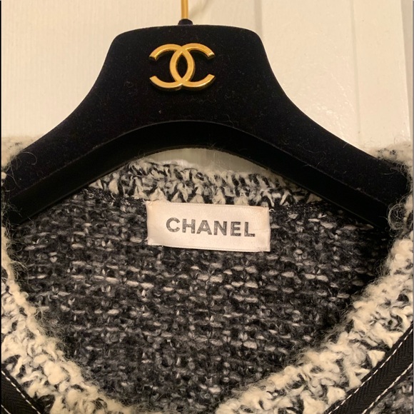 Vintage Chanel cardigan - Picture 3 of 7